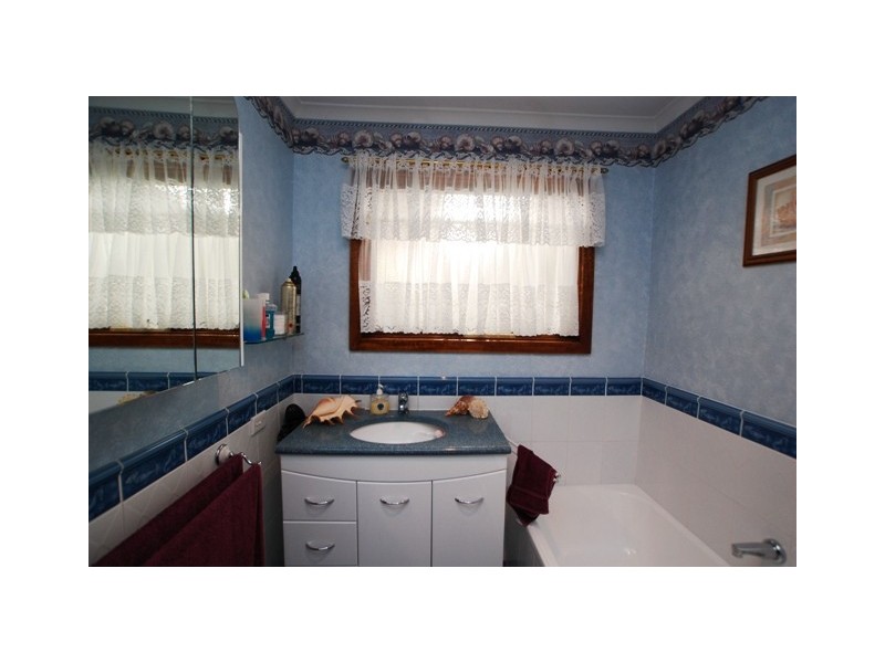 15 Jade Cres, Aberfoyle Park SA 5159