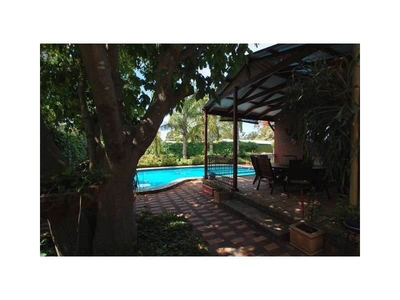 15 Jade Cres, Aberfoyle Park SA 5159