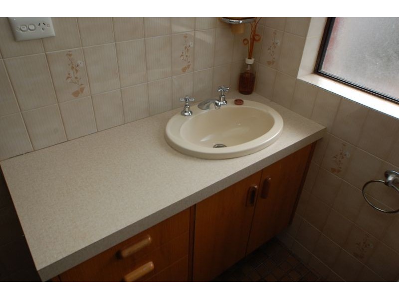 1-2 Wallala Avenue, Park Holme SA 5043