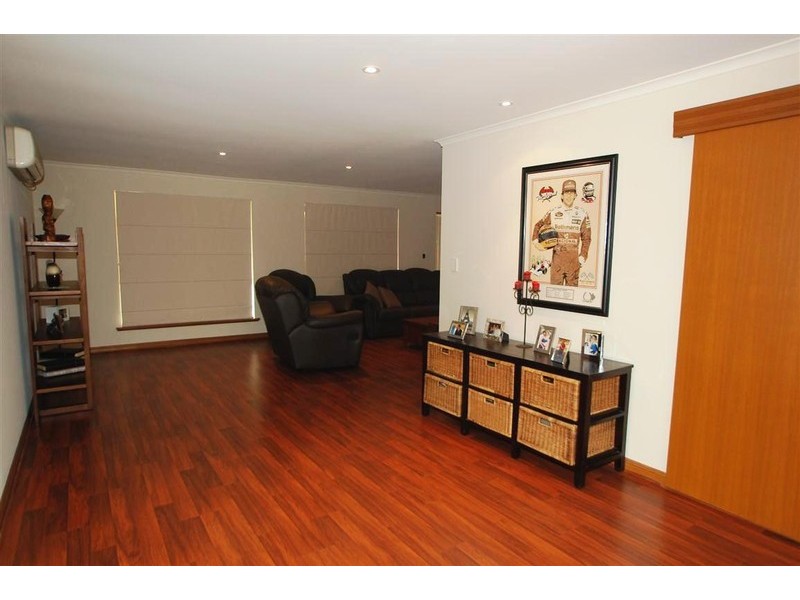 40 Knox Drive, Woodcroft SA 5162