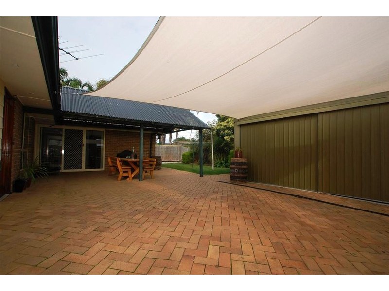 40 Knox Drive, Woodcroft SA 5162