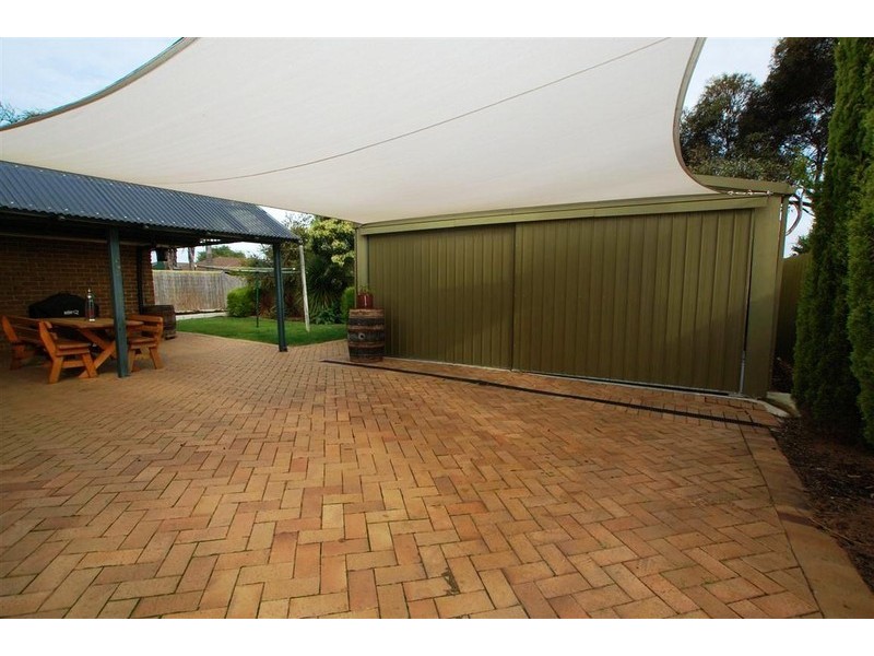 40 Knox Drive, Woodcroft SA 5162