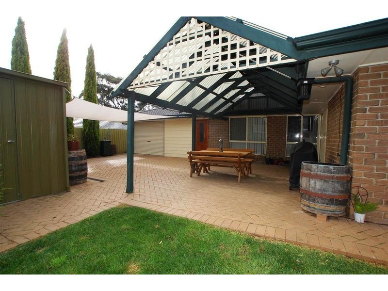 40 Knox Drive, Woodcroft SA 5162