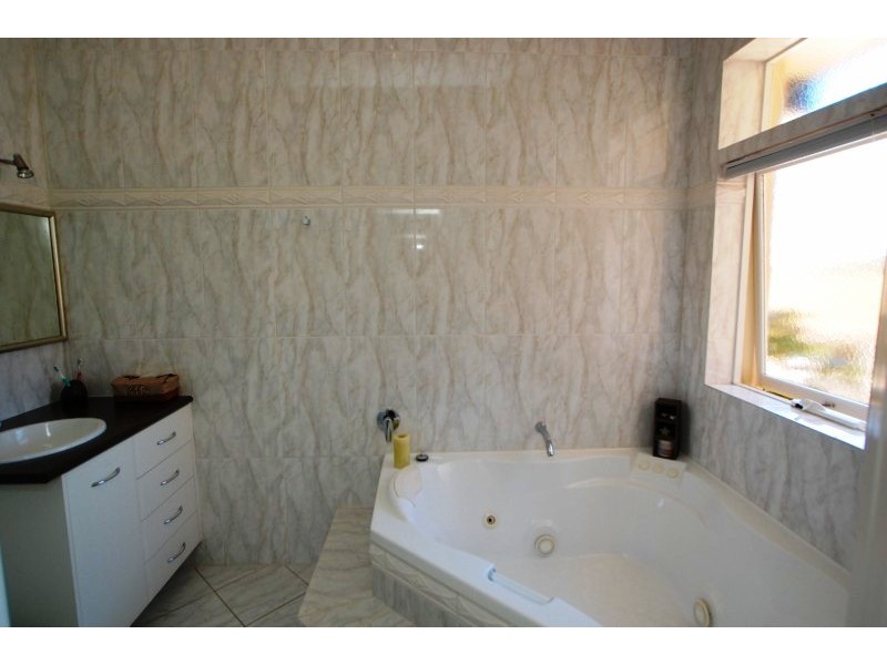 2 Swinburne Ave, Plympton Park SA 5038