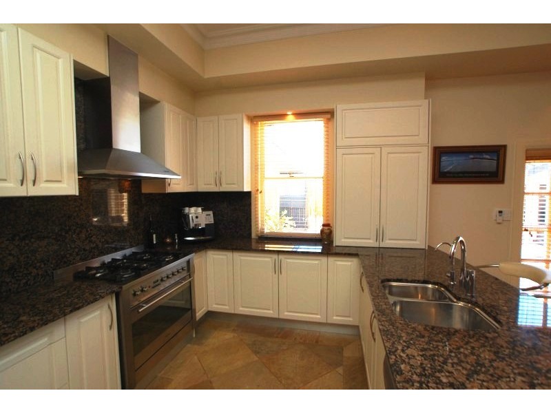 2 Swinburne Ave, Plympton Park SA 5038