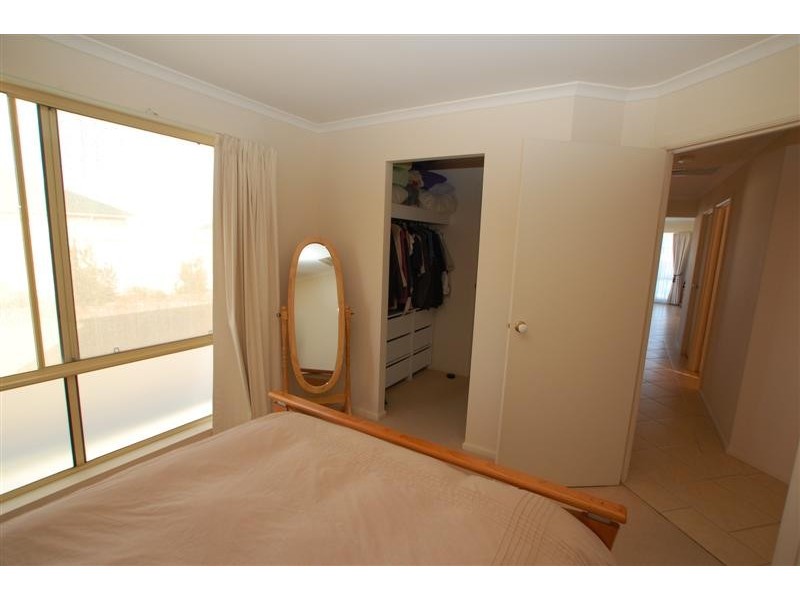 18 Dolphin Boulevard, Aldinga Beach SA 5173