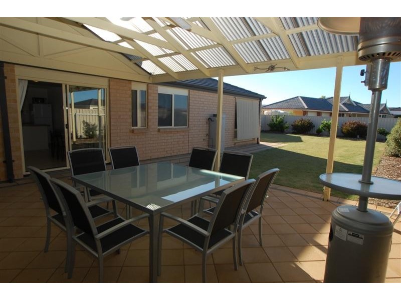 18 Dolphin Boulevard, Aldinga Beach SA 5173