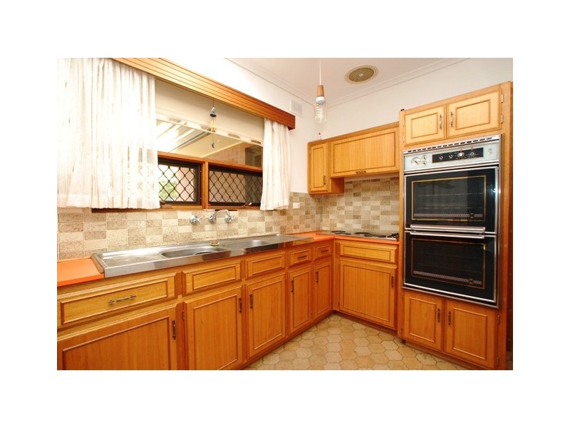 15  Regency Road, Happy Valley SA 5159