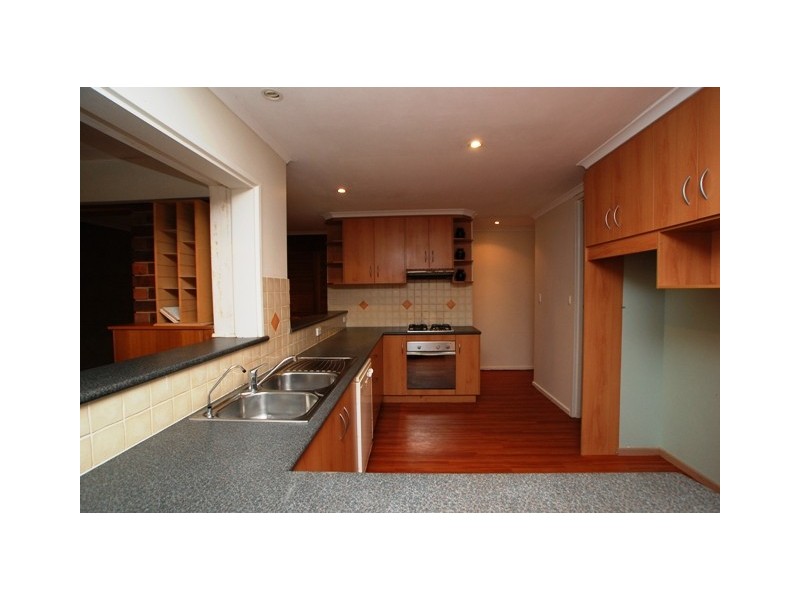 11 Calomba Crescent, Happy Valley SA 5159