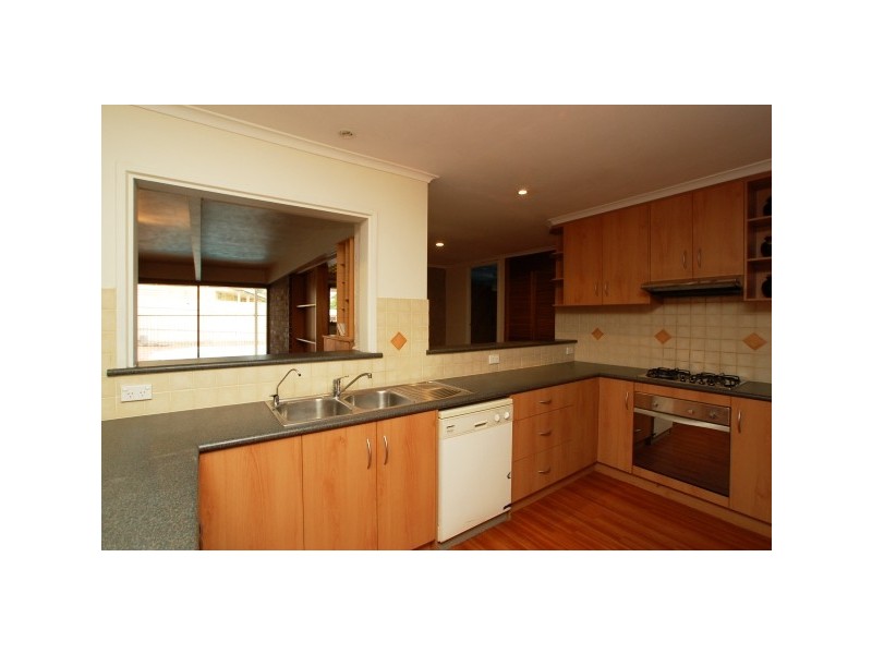 11 Calomba Crescent, Happy Valley SA 5159