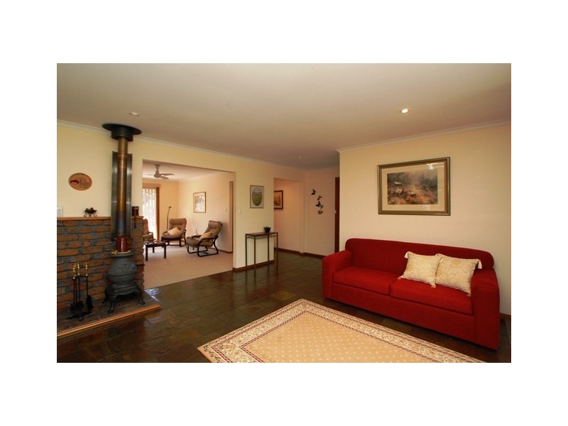 2 Sheoak Crescent, Aberfoyle Park SA 5159