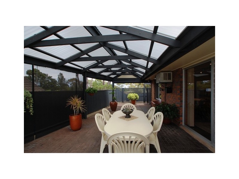 2 Sheoak Crescent, Aberfoyle Park SA 5159