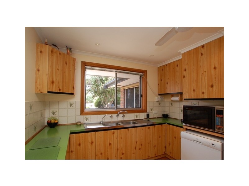 2 Sheoak Crescent, Aberfoyle Park SA 5159