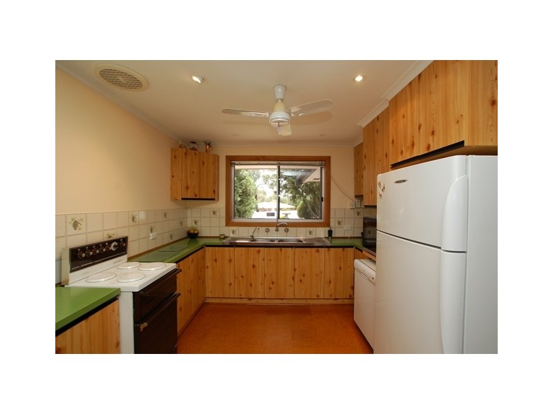 2 Sheoak Crescent, Aberfoyle Park SA 5159