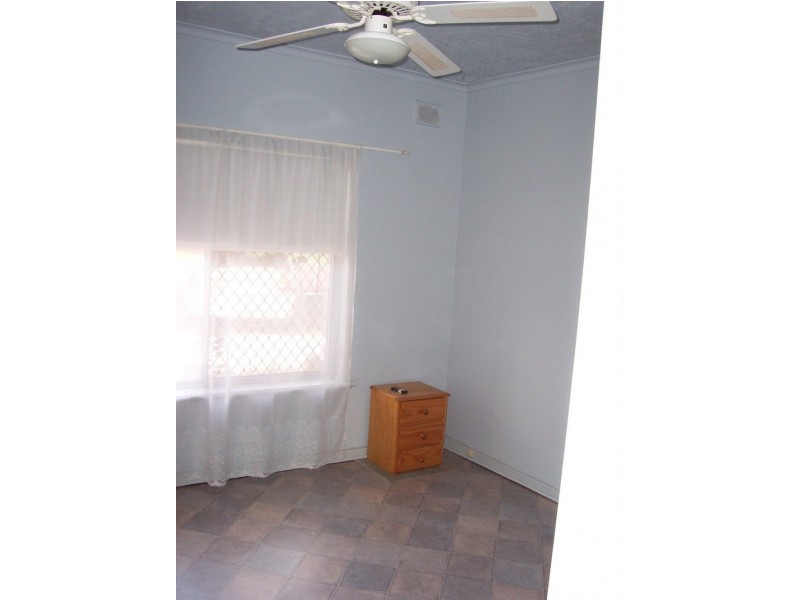 44 Farnham Rd, Keswick SA 5035