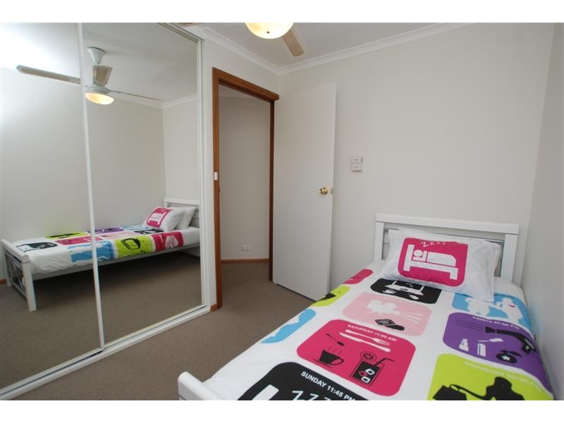 14 St Albans Road, Woodcroft SA 5162