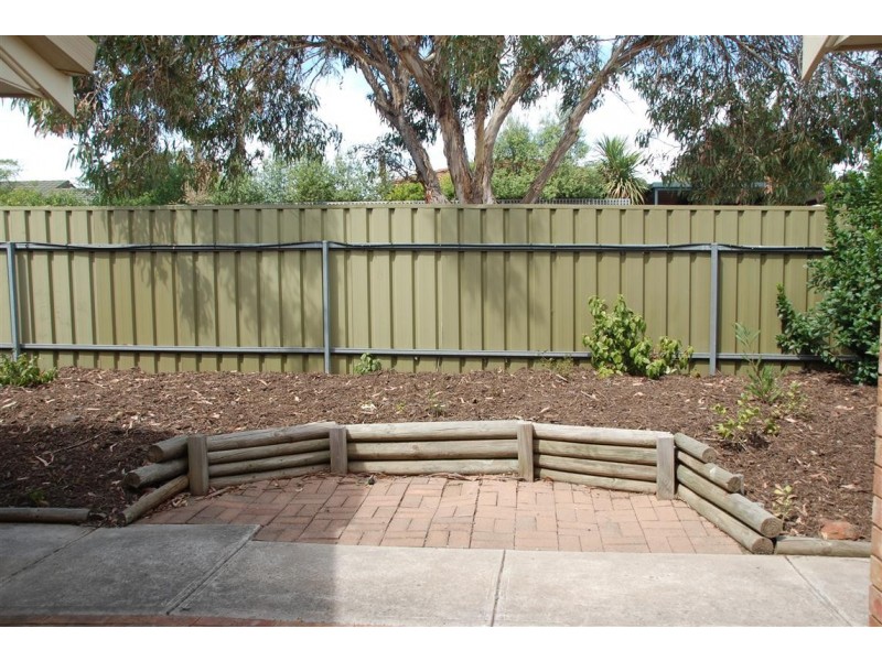 14 St Albans Road, Woodcroft SA 5162