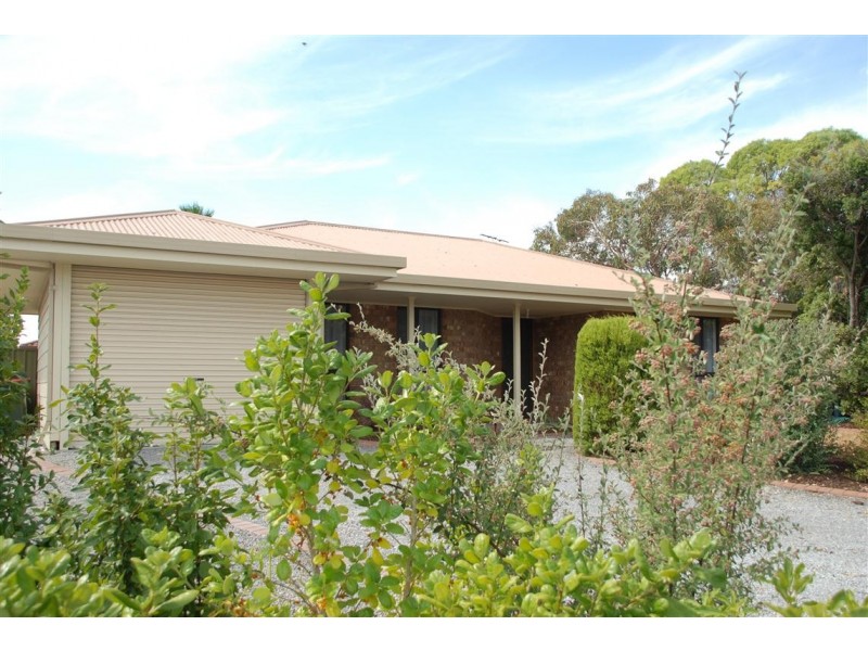 14 St Albans Road, Woodcroft SA 5162