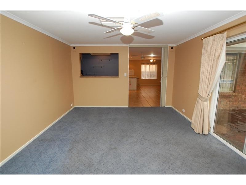 11 Dennis Street, Happy Valley SA 5159