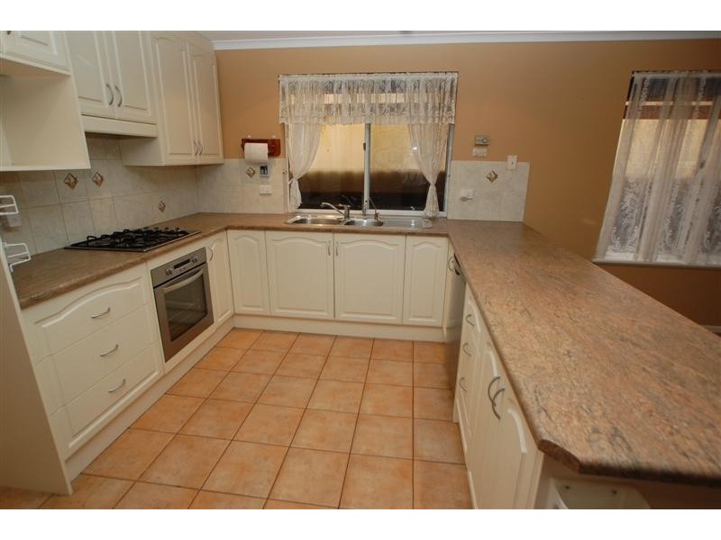 11 Dennis Street, Happy Valley SA 5159