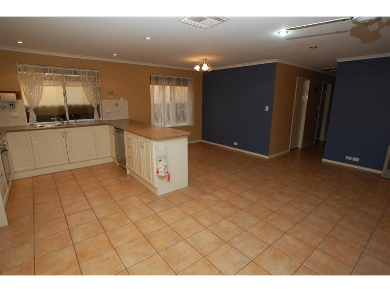 11 Dennis Street, Happy Valley SA 5159