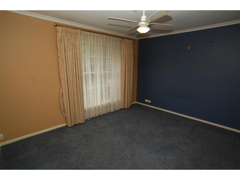 11 Dennis Street, Happy Valley SA 5159
