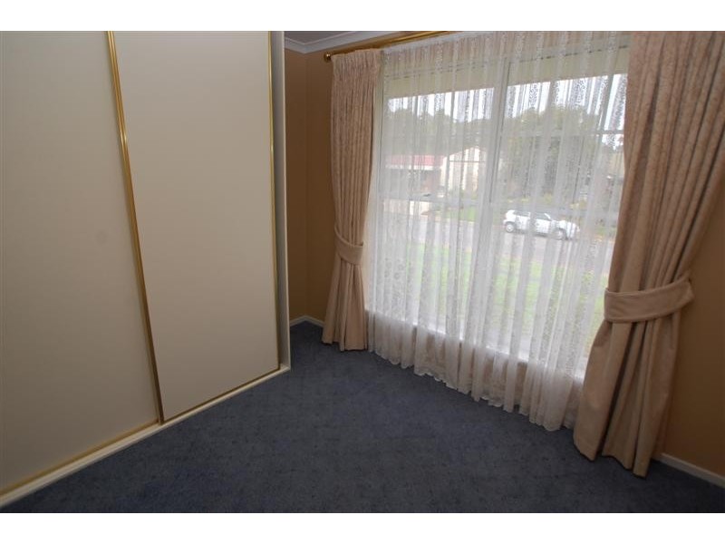 11 Dennis Street, Happy Valley SA 5159