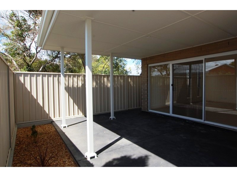 5B  Cowra Cres, Park Holme SA 5043
