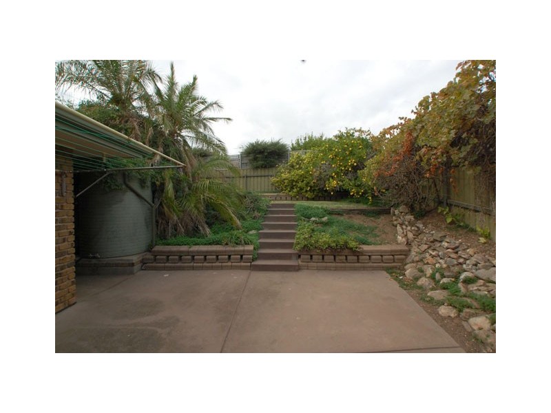 5 Santana Court, Hallett Cove SA 5158