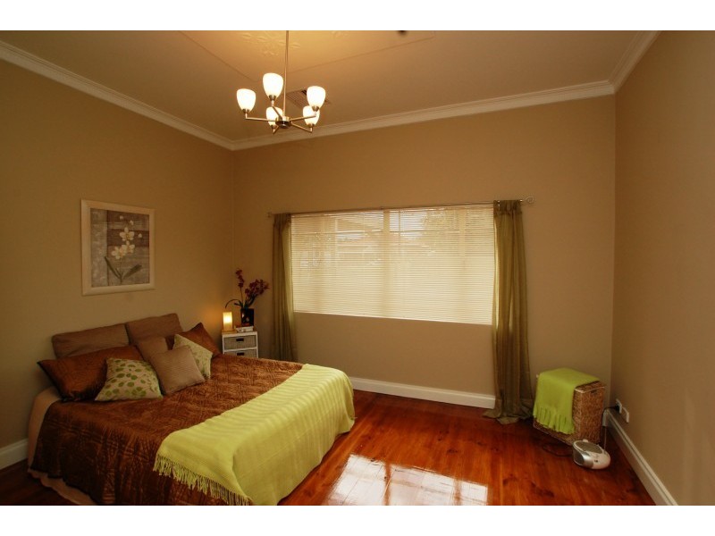 12 Greville Ave, Flinders Park SA 5025