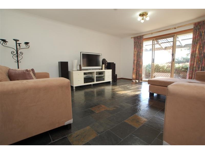 8 Willow Way, Aberfoyle Park SA 5159