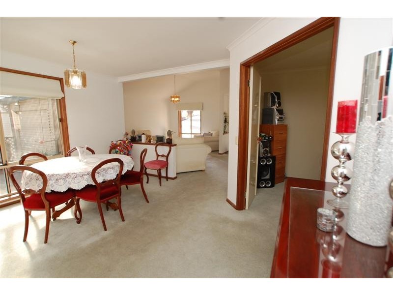 8 Willow Way, Aberfoyle Park SA 5159