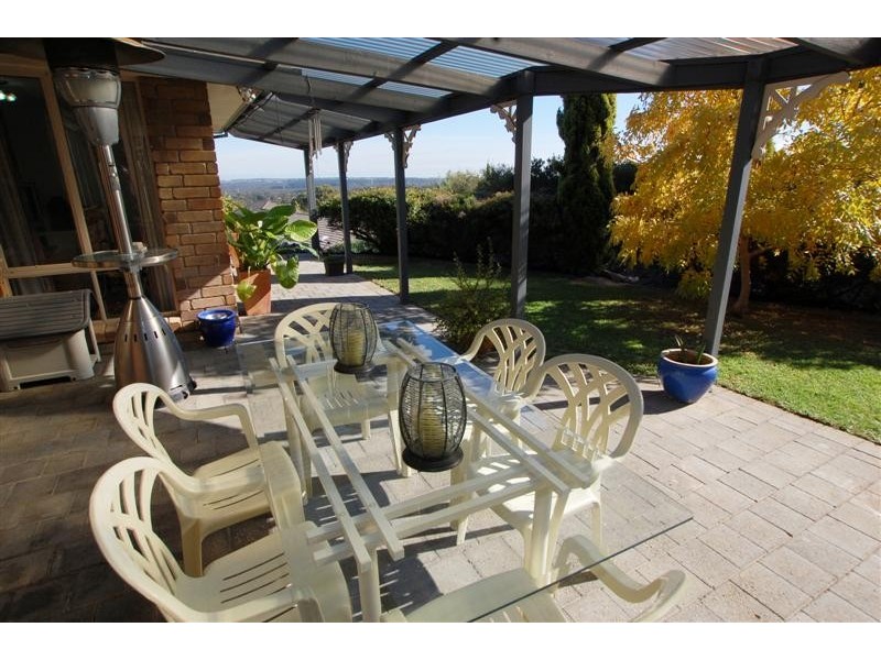 8 Willow Way, Aberfoyle Park SA 5159