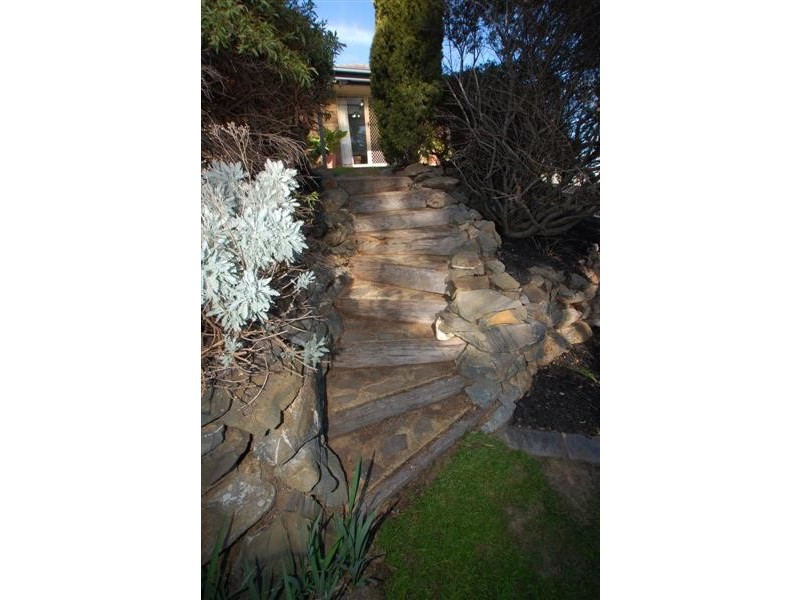 8 Willow Way, Aberfoyle Park SA 5159