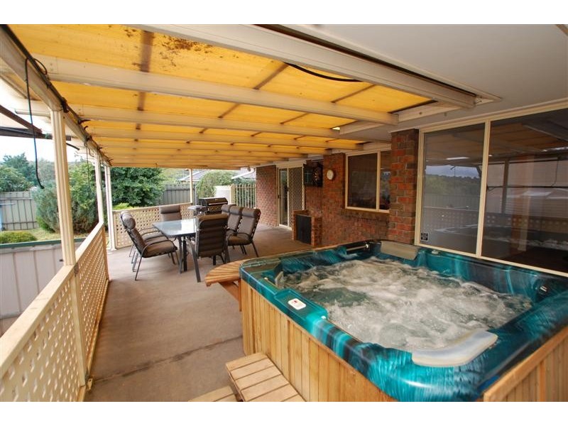 11 Greenfield Rise, Aberfoyle Park SA 5159