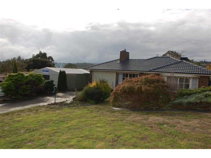 11 Greenfield Rise, Aberfoyle Park SA 5159