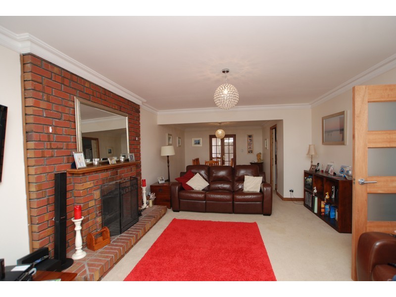 2 Kestral Walk, Flagstaff Hill SA 5159