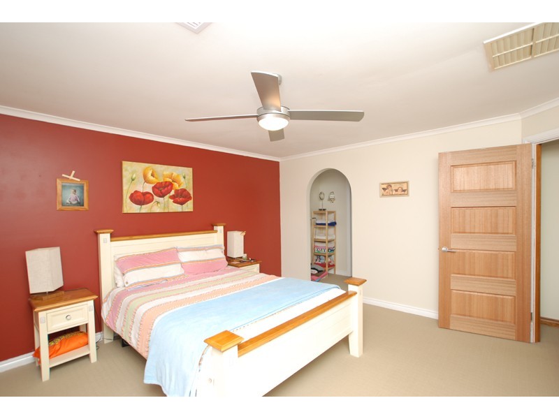 2 Kestral Walk, Flagstaff Hill SA 5159