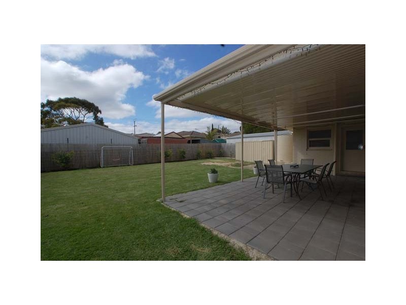 23 Kenihans Road, Happy Valley SA 5159