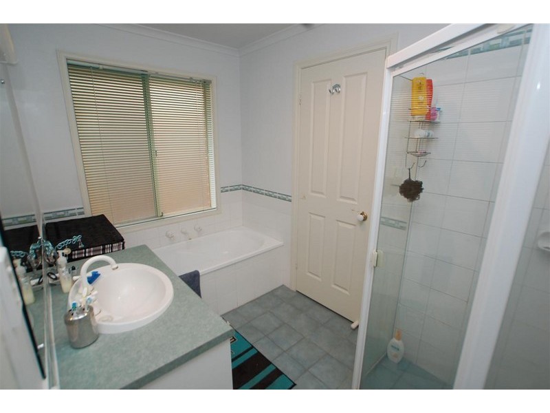 32 New York Road, Aberfoyle Park SA 5159
