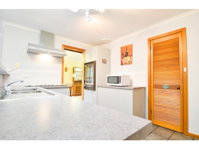 24 Woodlea Drive, Aberfoyle Park SA 5159