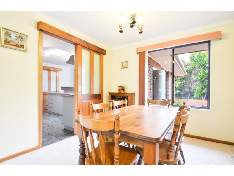 24 Woodlea Drive, Aberfoyle Park SA 5159