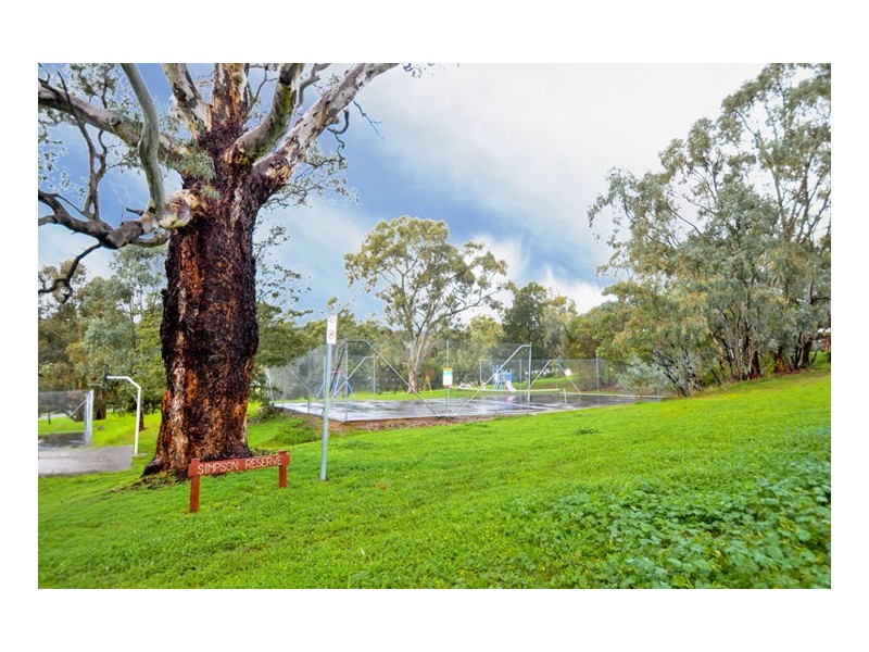 24 Woodlea Drive, Aberfoyle Park SA 5159