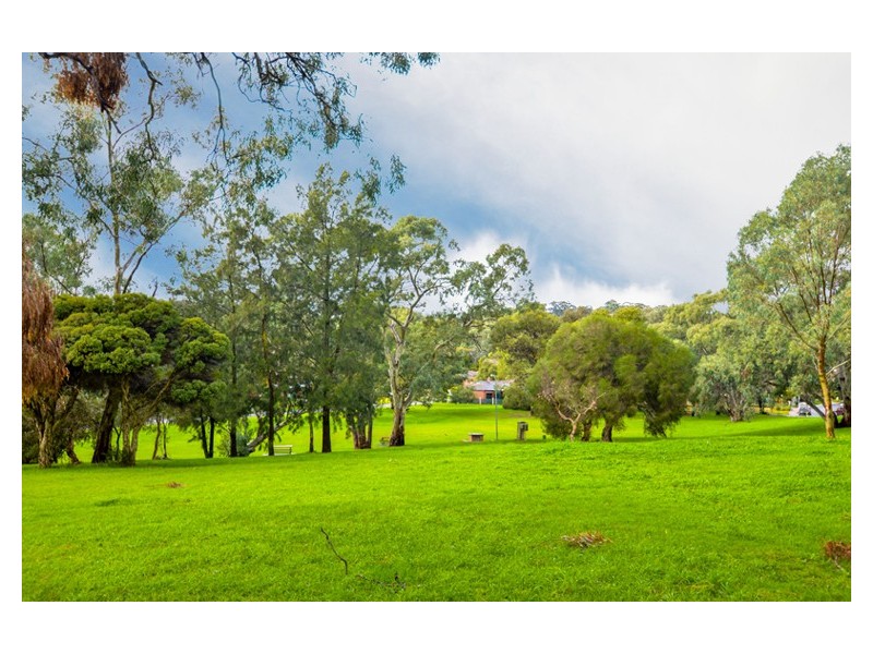 24 Woodlea Drive, Aberfoyle Park SA 5159