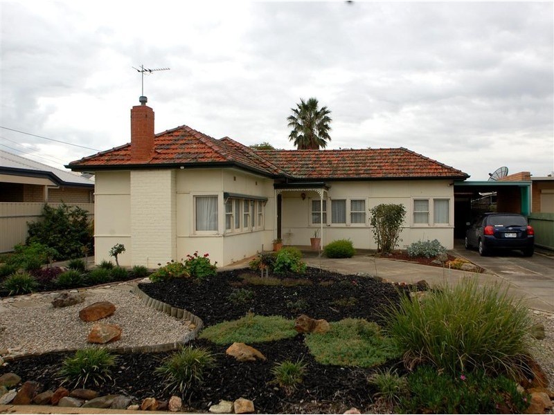 3 Fourth Avenue, Ascot Park SA 5043