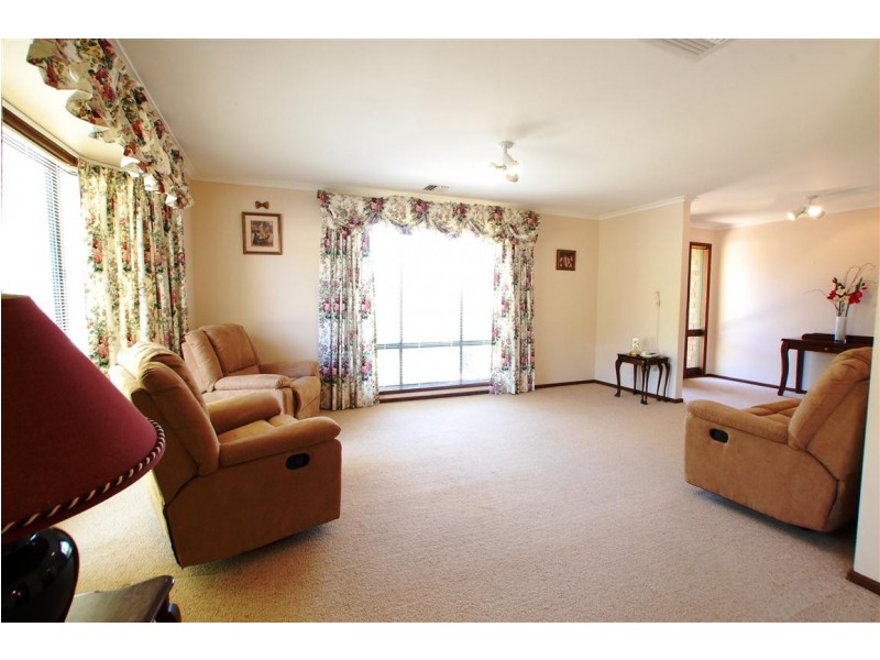 2 St Vincent Close, Aberfoyle Park SA 5159