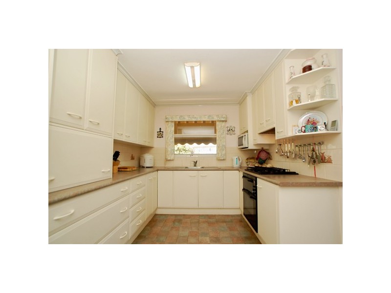 3 Minnipa Drive, Hallett Cove SA 5158