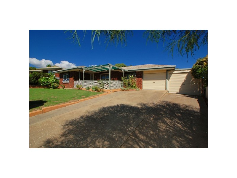 3 Minnipa Drive, Hallett Cove SA 5158