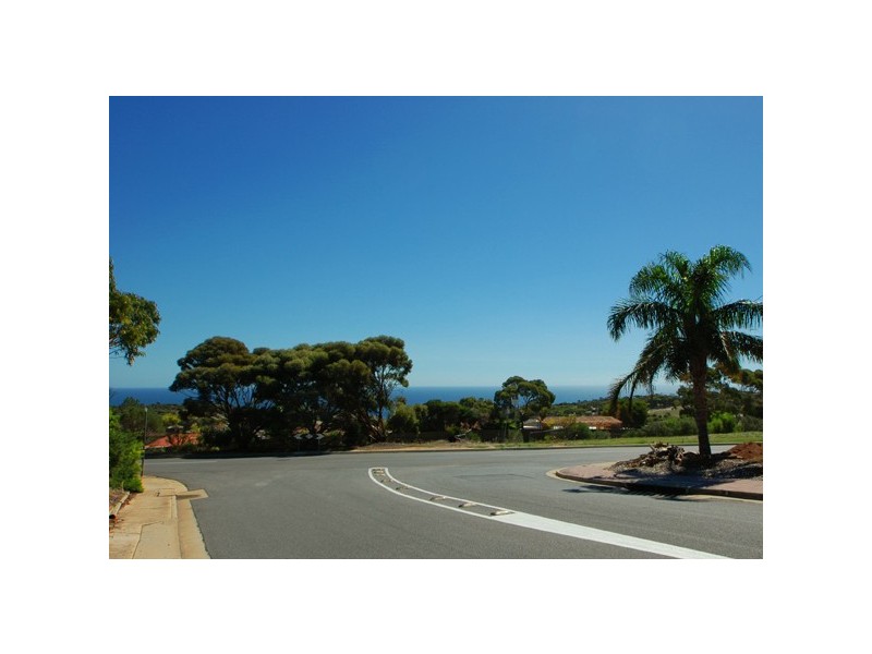 3 Minnipa Drive, Hallett Cove SA 5158