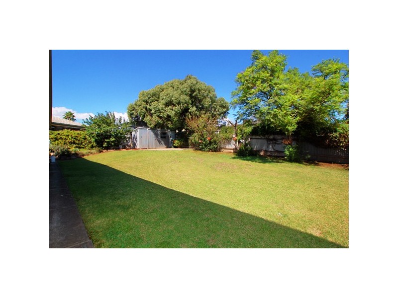 3 Minnipa Drive, Hallett Cove SA 5158